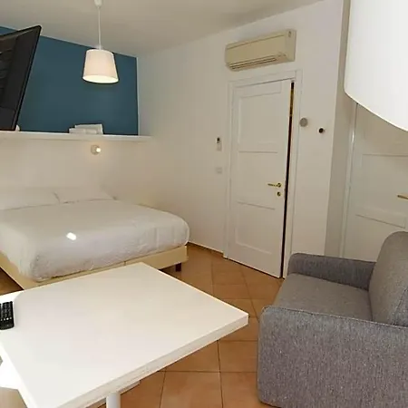 Ombrosa Aparthotel 4*